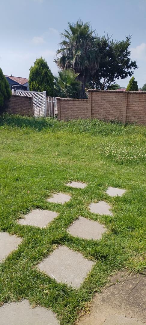 3 Bedroom Property for Sale in Rosslyn Gauteng