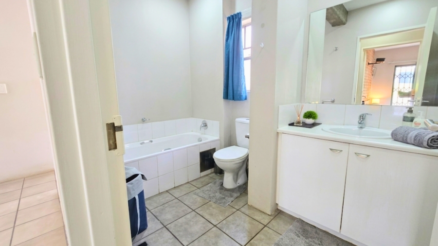 2 Bedroom Property for Sale in Houghton Gauteng