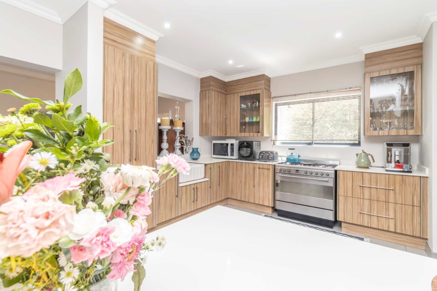 4 Bedroom Property for Sale in Waterfall Country Village Gauteng