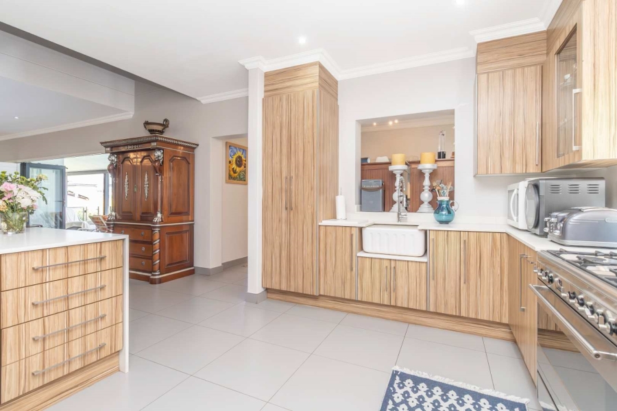 4 Bedroom Property for Sale in Waterfall Country Village Gauteng