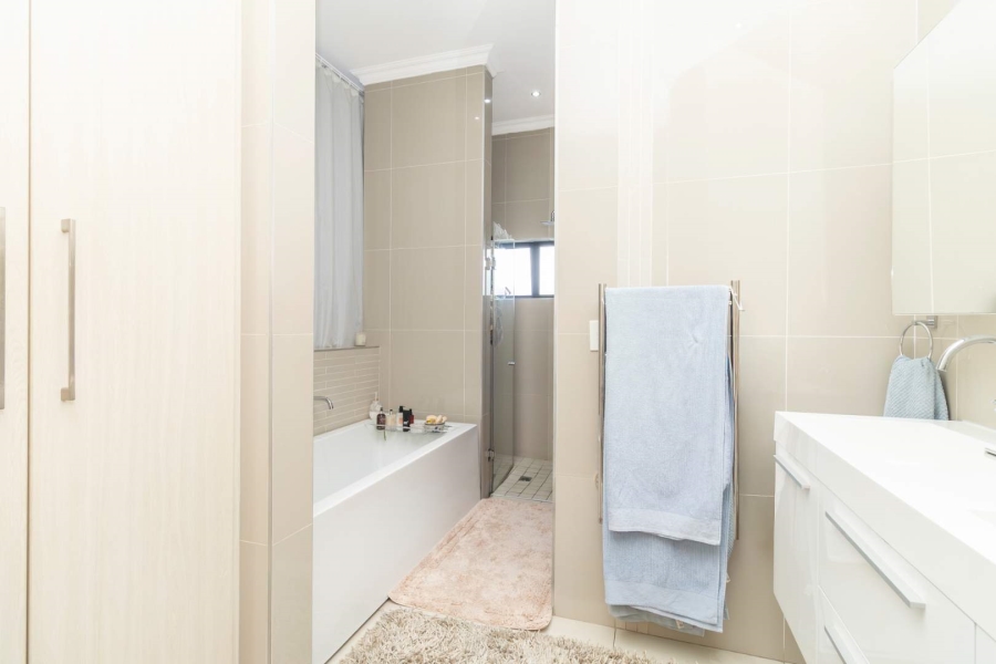 4 Bedroom Property for Sale in Waterfall Country Village Gauteng