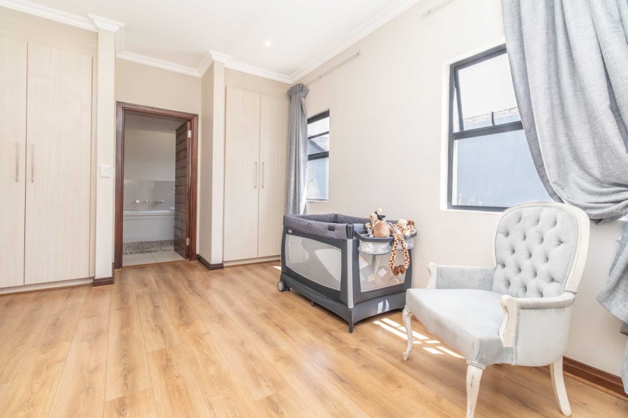 4 Bedroom Property for Sale in Waterfall Country Village Gauteng