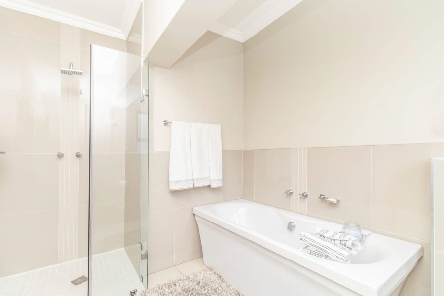 4 Bedroom Property for Sale in Waterfall Country Village Gauteng