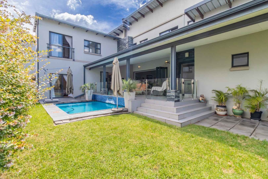 4 Bedroom Property for Sale in Waterfall Country Village Gauteng