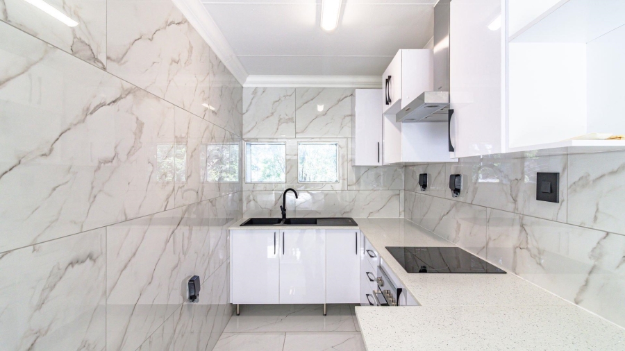 To Let 8 Bedroom Property for Rent in Quellerina Gauteng