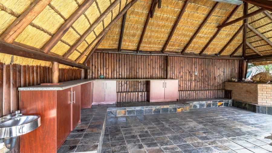 To Let 8 Bedroom Property for Rent in Quellerina Gauteng