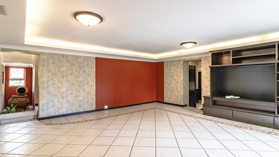 To Let 8 Bedroom Property for Rent in Quellerina Gauteng