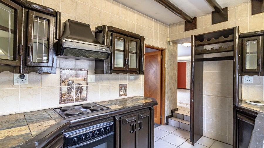 To Let 8 Bedroom Property for Rent in Quellerina Gauteng