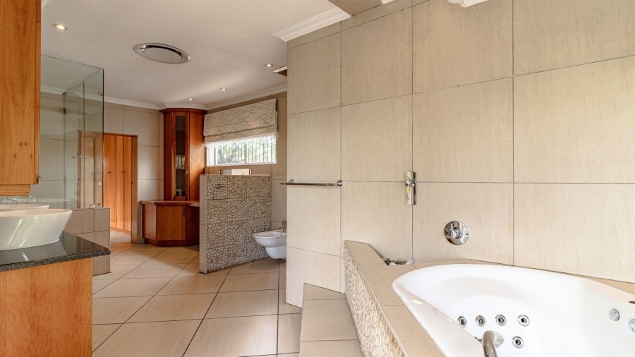 To Let 8 Bedroom Property for Rent in Quellerina Gauteng