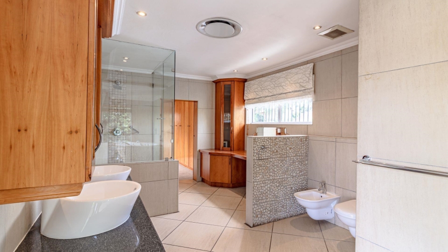 To Let 8 Bedroom Property for Rent in Quellerina Gauteng