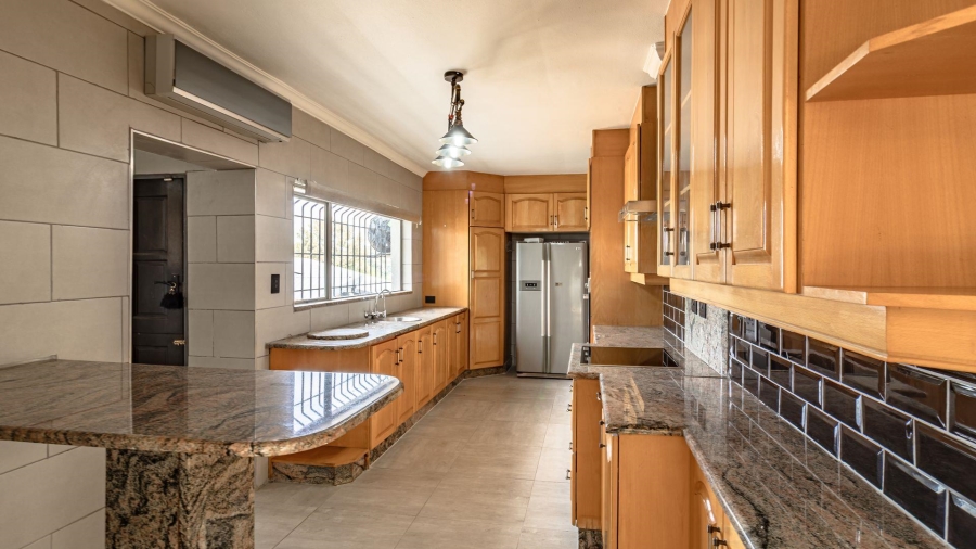 To Let 8 Bedroom Property for Rent in Quellerina Gauteng