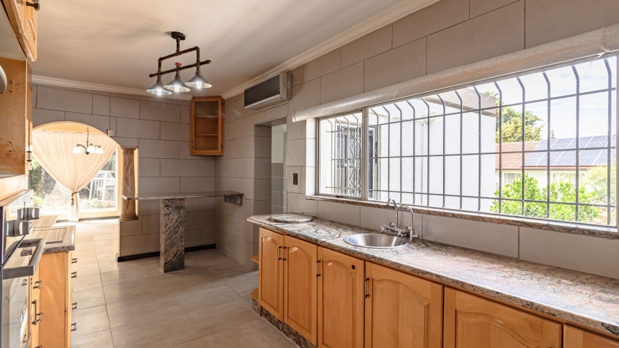 To Let 8 Bedroom Property for Rent in Quellerina Gauteng