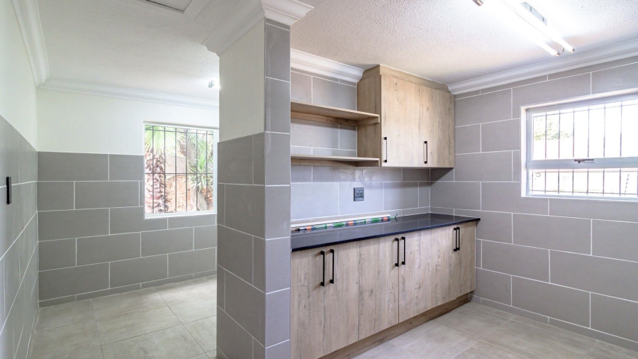 To Let 8 Bedroom Property for Rent in Quellerina Gauteng