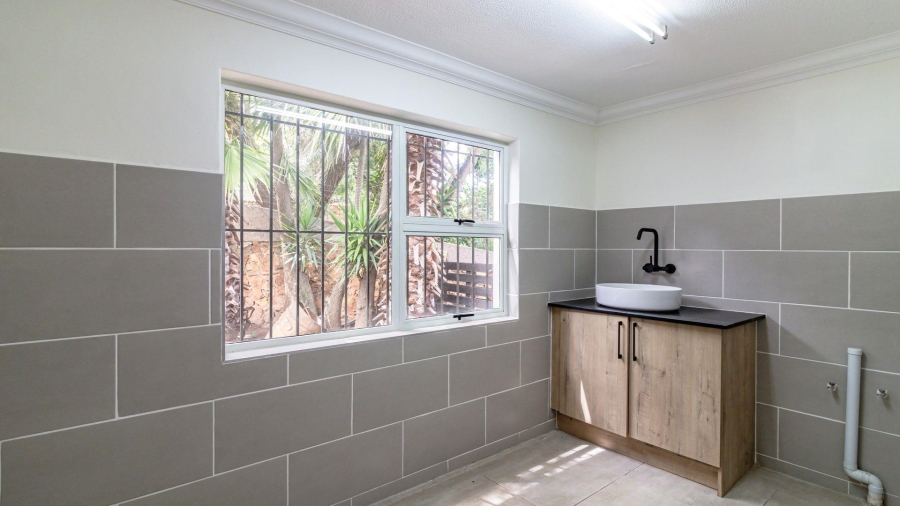 To Let 8 Bedroom Property for Rent in Quellerina Gauteng