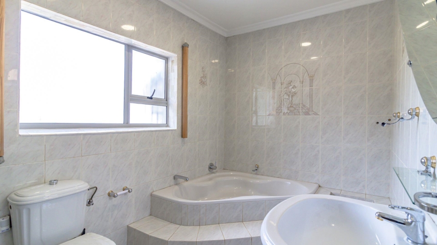 To Let 8 Bedroom Property for Rent in Quellerina Gauteng