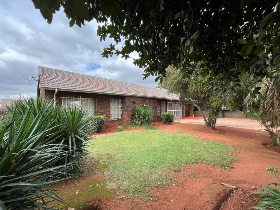 3 Bedroom Property for Sale in Rondebult Gauteng