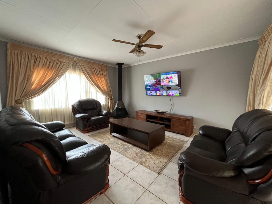 3 Bedroom Property for Sale in Rondebult Gauteng