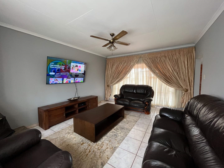 3 Bedroom Property for Sale in Rondebult Gauteng