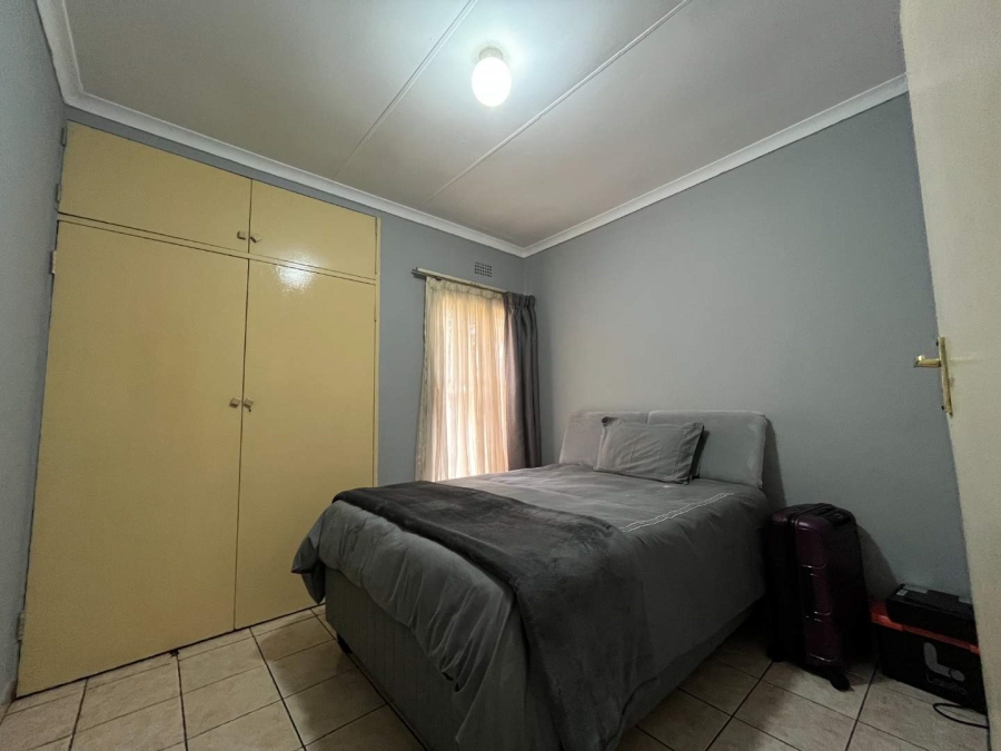 3 Bedroom Property for Sale in Rondebult Gauteng