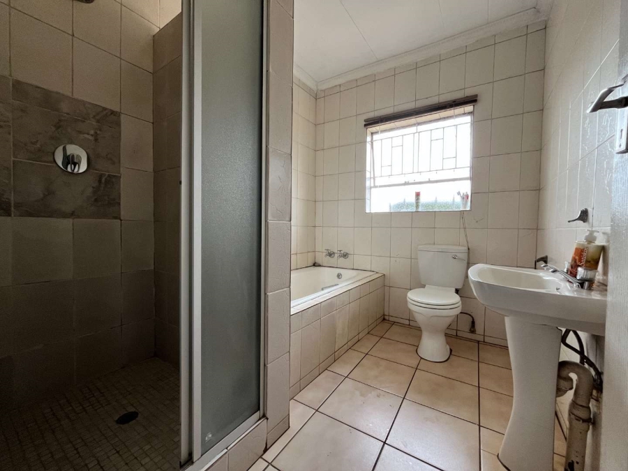 3 Bedroom Property for Sale in Rondebult Gauteng