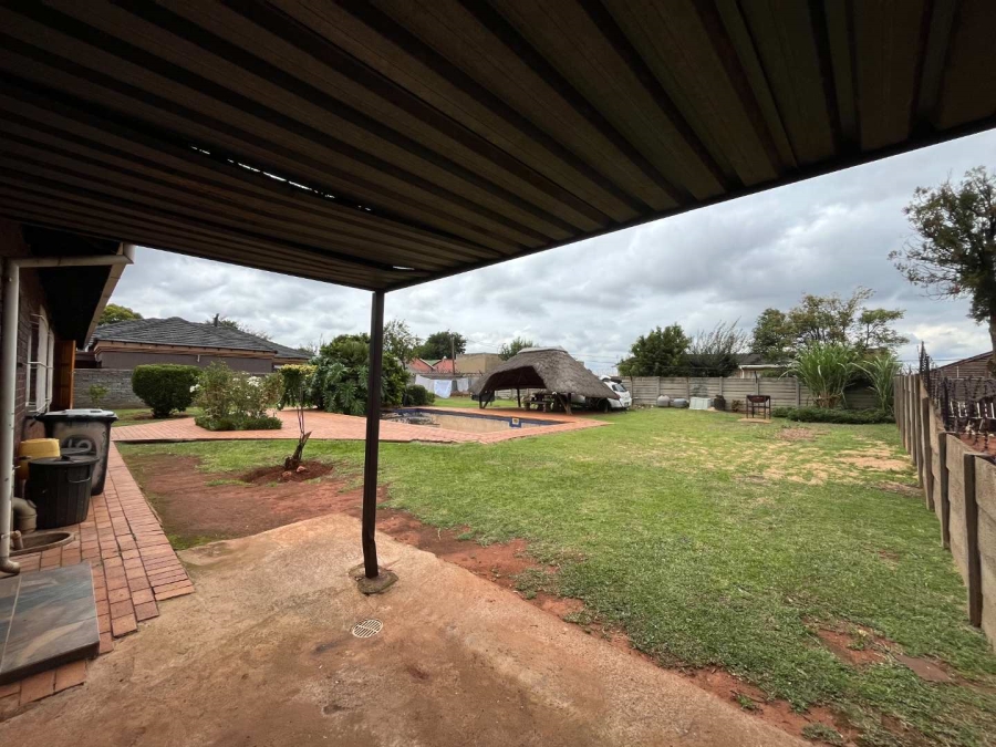 3 Bedroom Property for Sale in Rondebult Gauteng