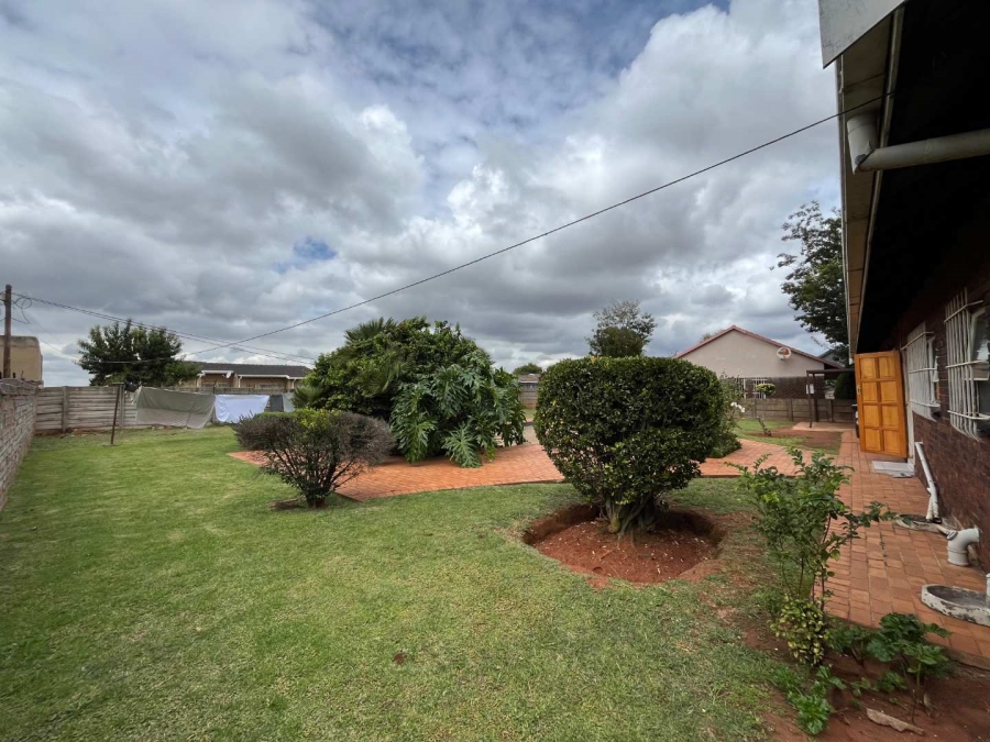 3 Bedroom Property for Sale in Rondebult Gauteng