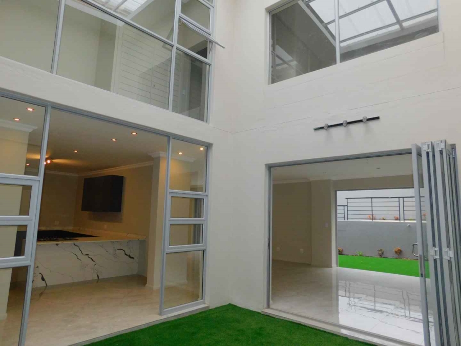 To Let 4 Bedroom Property for Rent in Hyde Park Gauteng