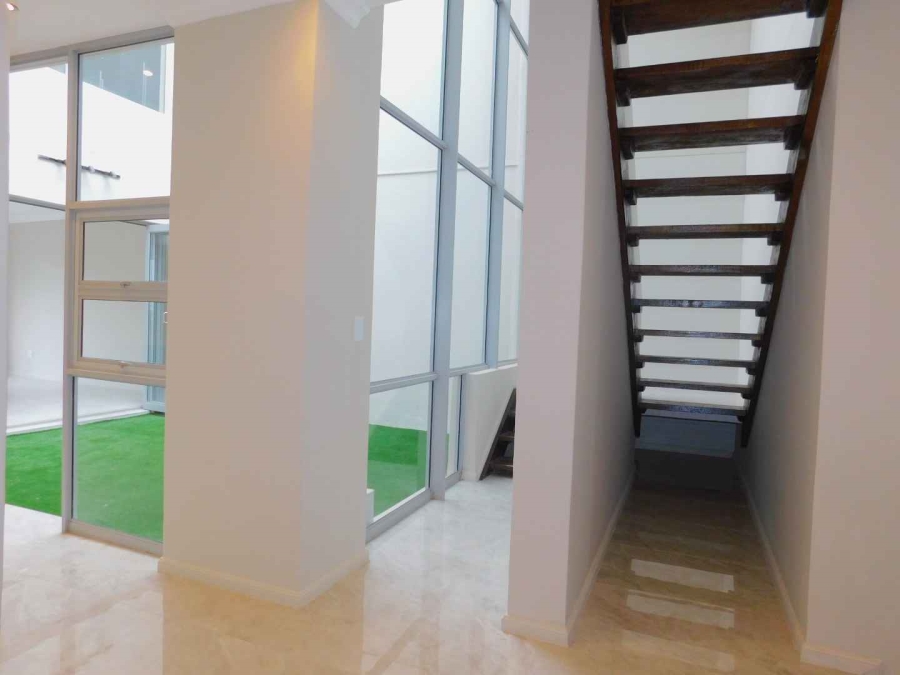 To Let 4 Bedroom Property for Rent in Hyde Park Gauteng