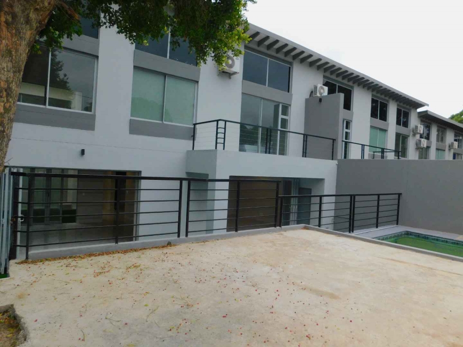 To Let 4 Bedroom Property for Rent in Hyde Park Gauteng