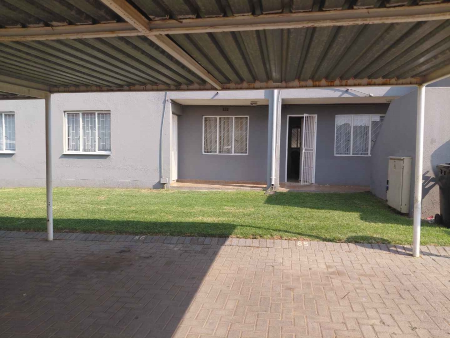 2 Bedroom Property for Sale in Glen Marais Gauteng