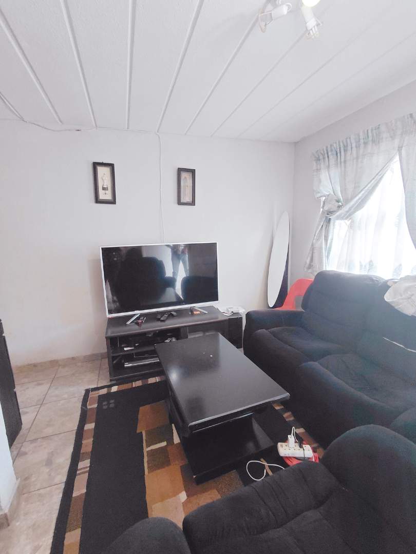 2 Bedroom Property for Sale in Glen Marais Gauteng