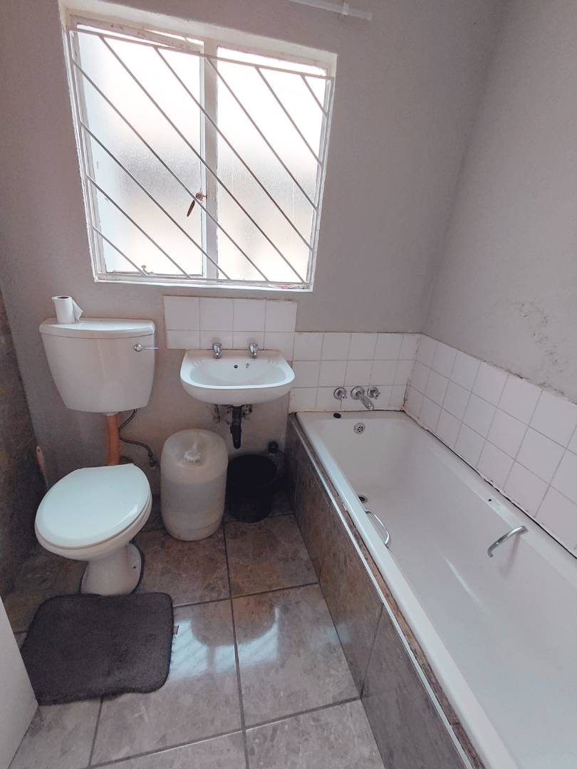 2 Bedroom Property for Sale in Glen Marais Gauteng