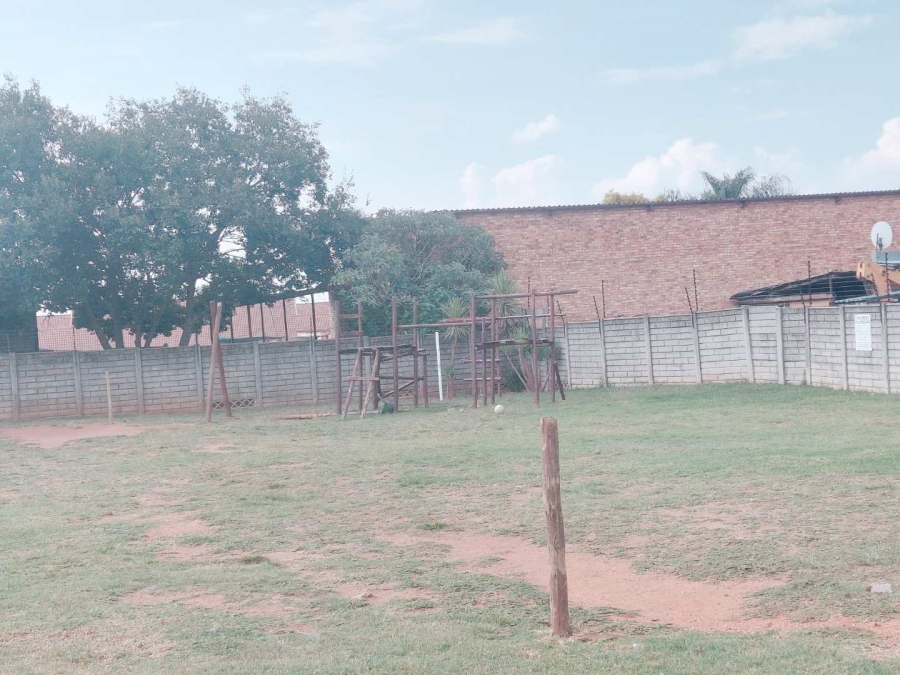 2 Bedroom Property for Sale in Glen Marais Gauteng