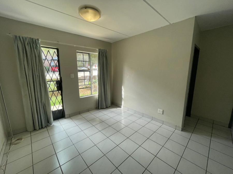 2 Bedroom Property for Sale in Rooihuiskraal Gauteng