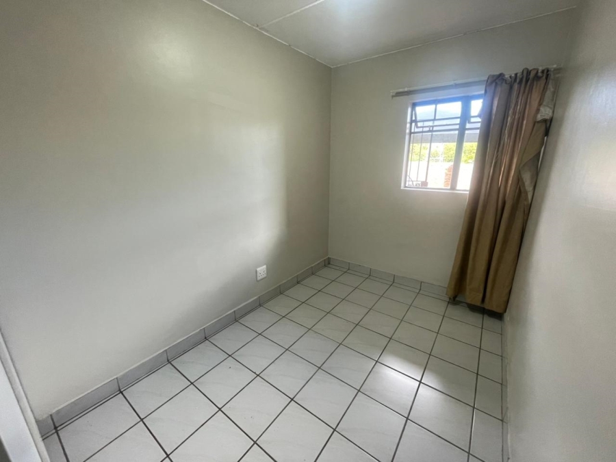 2 Bedroom Property for Sale in Rooihuiskraal Gauteng