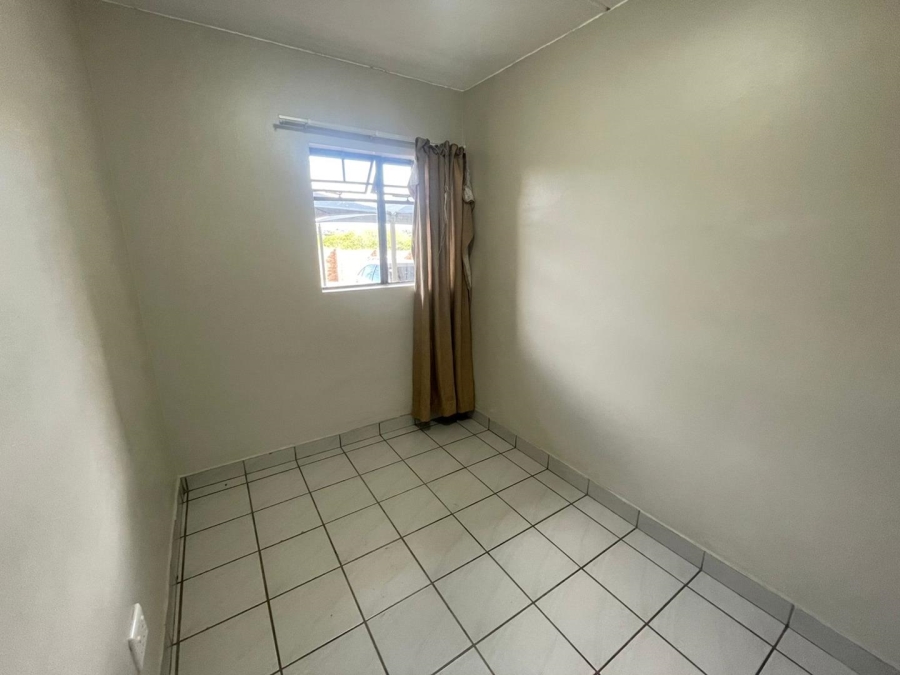 2 Bedroom Property for Sale in Rooihuiskraal Gauteng