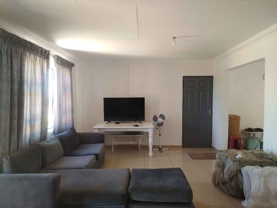 2 Bedroom Property for Sale in Winterveldt Gauteng