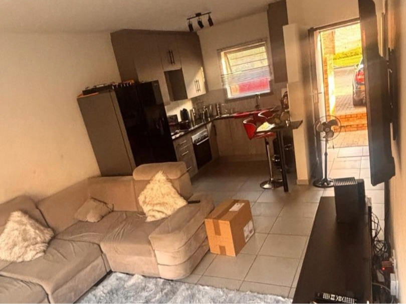 To Let 2 Bedroom Property for Rent in Theresa Park Gauteng