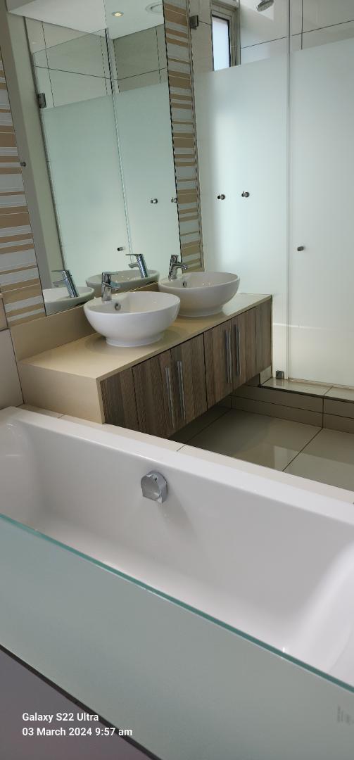 To Let 2 Bedroom Property for Rent in Rosebank Gauteng