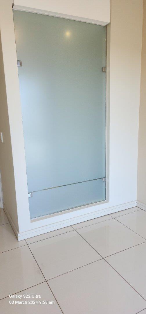 To Let 2 Bedroom Property for Rent in Rosebank Gauteng