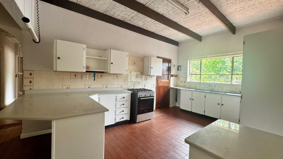 To Let 5 Bedroom Property for Rent in Faerie Glen Gauteng