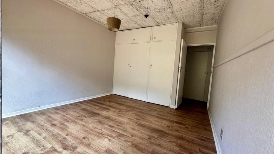 To Let 5 Bedroom Property for Rent in Faerie Glen Gauteng