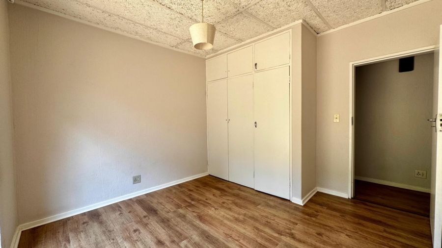 To Let 5 Bedroom Property for Rent in Faerie Glen Gauteng