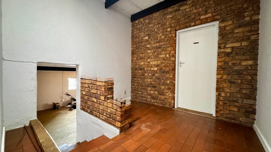 To Let 5 Bedroom Property for Rent in Faerie Glen Gauteng