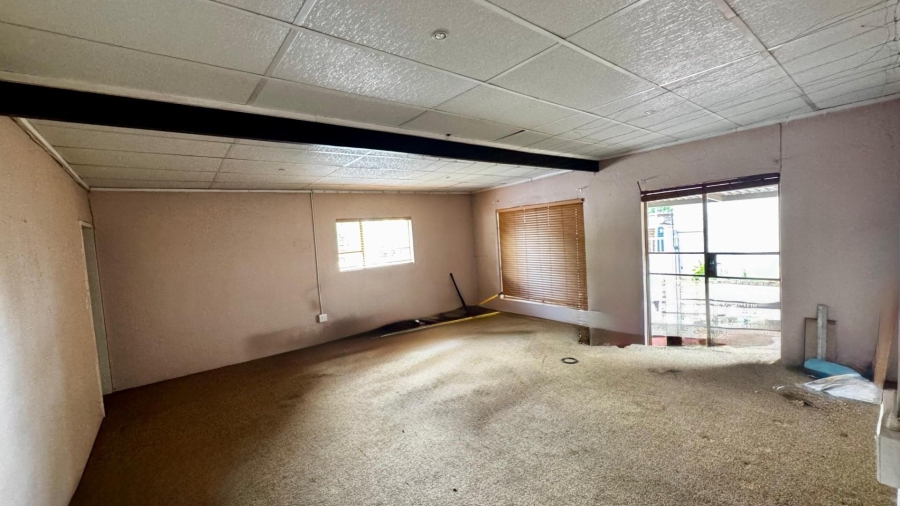 To Let 5 Bedroom Property for Rent in Faerie Glen Gauteng