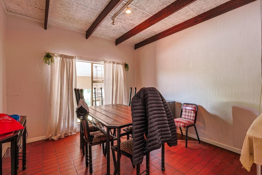 To Let 5 Bedroom Property for Rent in Faerie Glen Gauteng