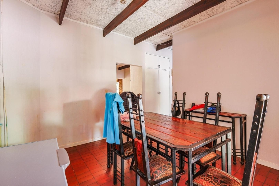 To Let 5 Bedroom Property for Rent in Faerie Glen Gauteng