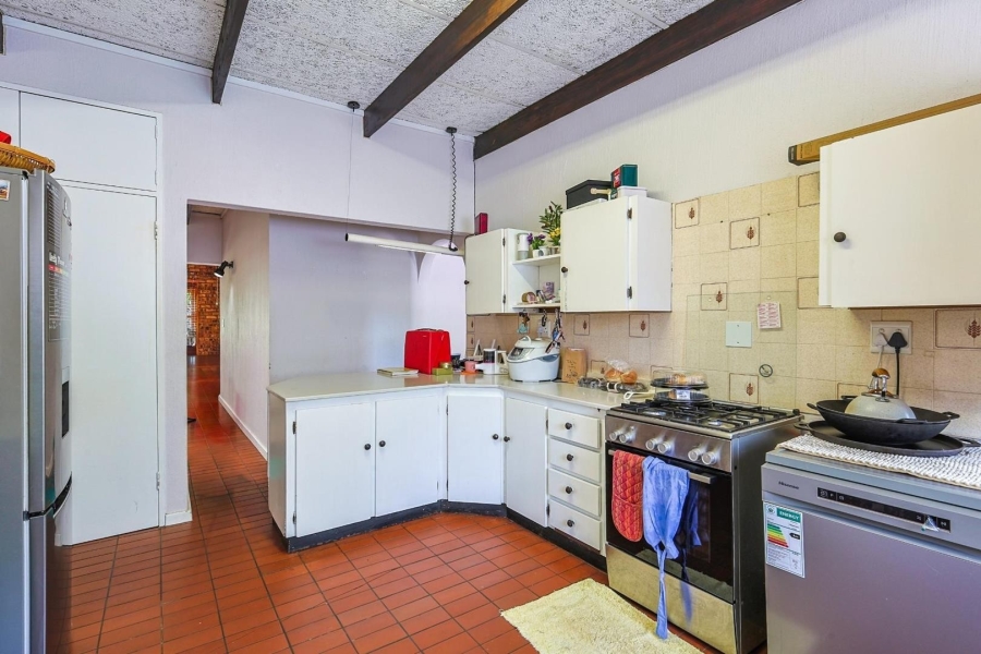 To Let 5 Bedroom Property for Rent in Faerie Glen Gauteng