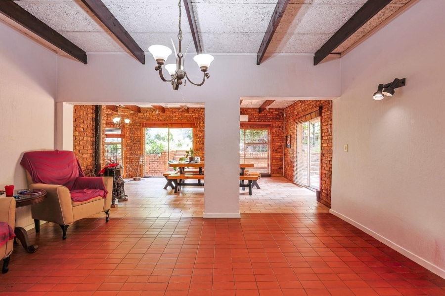 To Let 5 Bedroom Property for Rent in Faerie Glen Gauteng