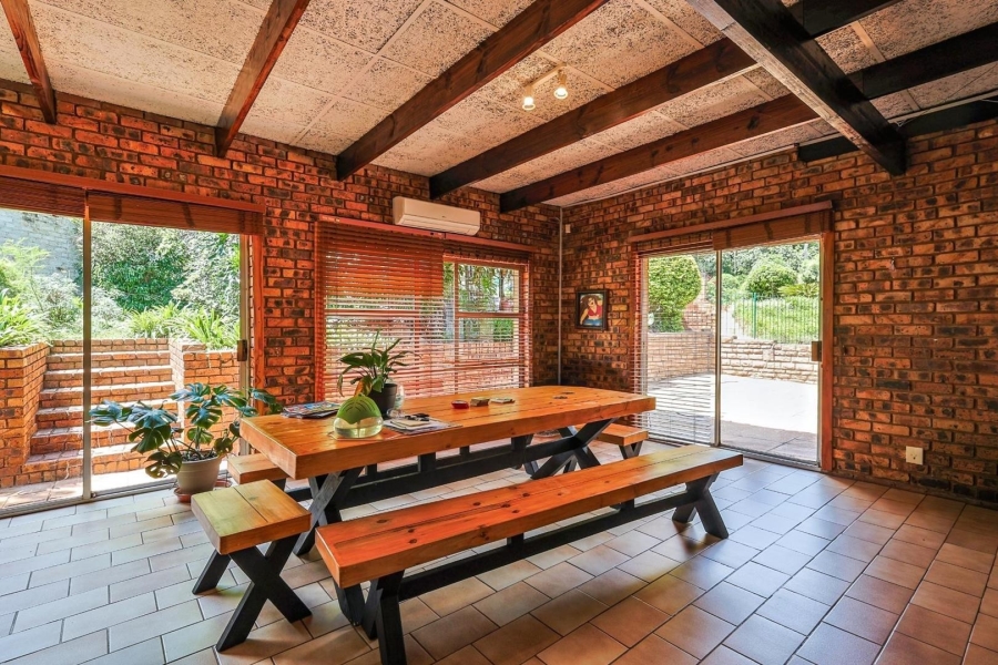 To Let 5 Bedroom Property for Rent in Faerie Glen Gauteng